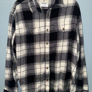 Old Navy Black & White Plaid Flannel Button-Up Shirt
